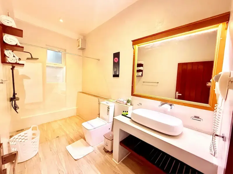 Deluxe Room with Balcony Ground Floor - Image 2